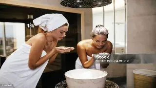 震惊！重庆小妹深夜按摩初体验：从紧张到上瘾，这酸爽简直了！ 图片